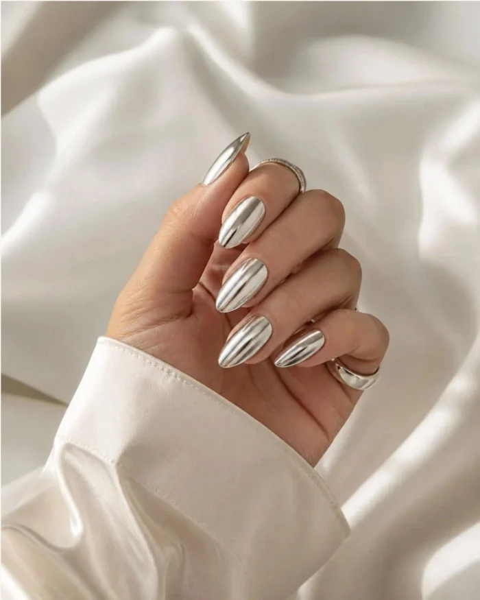 Aura Chrome — Almond